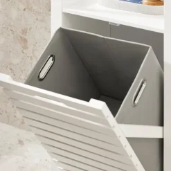Badezimmerschrank mit Wäschekorb und ausklappbarem Wäschesack in Weiß BZR67-W