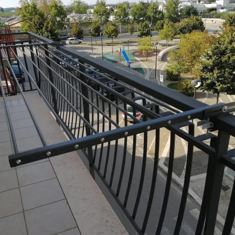 Balkon-Wäscheständer Foxydry Duo 118 cm aus Aluminium – beidseitig klappbar, wetterfest, Tragkraft 15 kg