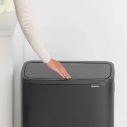 Brabantia Hochwertiger Abfallsammler Mit Touch Öffnung 2 x 30 Liter HxBxT 65,6 x 54,5 x 31 cm Schwarz