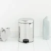 Brabantia Klassischer Tretmülleimer Mit Soft Verschluss 5 Liter HxBxT 30,2 x 26,3 x 21,7 cm Metall Edelstahl