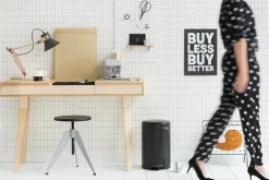 Brabantia Klassischer Tretmülleimer Mit Soft Verschluss 12 Liter HxBxT 41,1 x 25,1 x 33,8 cm Metall Metallik Schwarz