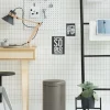 Brabantia Klassischer Tretmülleimer Mit Soft Verschluss 12 Liter HxBxT 41,1 x 25,1 x 33,8 cm Metall Platin