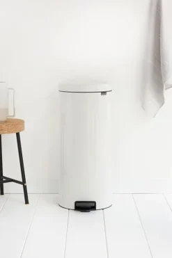 Brabantia Klassischer Tretmülleimer Mit Soft Verschluss 30 Liter HxBxT 67,9 x 29,3 x 38 cm Metall Weiß