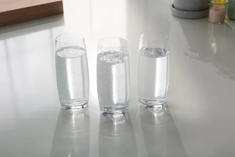BRITA Küchenarmatur yource pro select (Edelstahl, eckig) inkl. 1 x yource CO2-Zylinder und 1 x BRITA P 3000-S Filterkartusche – Küchenarmatur zum Filtern und Sprudeln von Wasser direkt aus der Leitung
