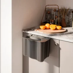 Emuca Recycle Recyclingbehälter zum Aufhängen an der Tür, 1x5 Liter, mit Deckel, Kunststoff anthrazitgrau