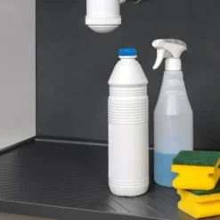 Emuca Schutz für Böden von Küchenmöbeln Modell Sink, M100, 967x580mm, Brettstärke 16mm, schneidbar, Kunststoff, Anthrazitgrau
