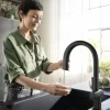 hansgrohe Küchenarmatur mit Filterfunktion AQITTURA M91 schwarz matt mit Schlauchbox und Filterkopf 76826670