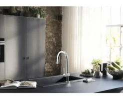 hansgrohe Küchenarmatur mit Filterfunktion SodaSystem AQITTURA M91 chrom mit Schlauchbox, Filterkopf, Mineralisierungskartusche Harmony mit Filter, CO2 Flasche und SodaBase 76806000