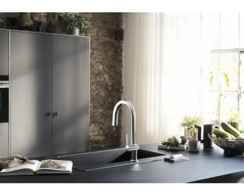 hansgrohe Küchenarmatur mit Filterfunktion SodaSystem AQITTURA M91 chrom mit Schlauchbox, Filterkopf, Mineralisierungskartusche Harmony mit Filter, CO2 Flasche und SodaBase 76806000
