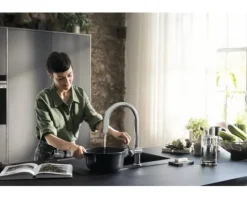 hansgrohe Küchenarmatur mit Filterfunktion SodaSystem AQITTURA M91 chrom mit Schlauchbox, Filterkopf, Mineralisierungskartusche Harmony mit Filter, CO2 Flasche und SodaBase 76806000