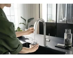 hansgrohe Küchenarmatur mit Filterfunktion SodaSystem AQITTURA M91 edelstahl gebürstet mit Schlauchbox, Filterkopf, Mineralisierungskartusche Harmony mit Filter, CO2 Flasche und SodaBase76806800
