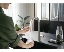 hansgrohe Küchenarmatur mit Filterfunktion SodaSystem AQITTURA M91 edelstahl gebürstet mit Schlauchbox, Filterkopf, Mineralisierungskartusche Harmony mit Filter, CO2 Flasche und SodaBase76806800