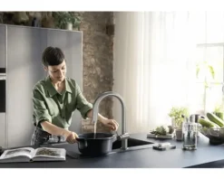hansgrohe Küchenarmatur mit Filterfunktion SodaSystem AQITTURA M91 edelstahl gebürstet mit Schlauchbox, Filterkopf, Mineralisierungskartusche Harmony mit Filter, CO2 Flasche und SodaBase76806800