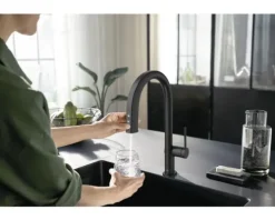 hansgrohe Küchenarmatur mit Filterfunktion SodaSystem AQITTURA M91 schwarz matt mit Schlauchbox, Filterkopf, Mineralisierungskartusche Harmony mit Filter, CO2 Flasche und SodaBase76806670