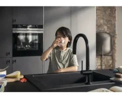 hansgrohe Küchenarmatur mit Filterfunktion SodaSystem AQITTURA M91 schwarz matt mit Schlauchbox, Filterkopf, Mineralisierungskartusche Harmony mit Filter, CO2 Flasche und SodaBase76806670