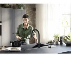 hansgrohe Küchenarmatur mit Filterfunktion SodaSystem AQITTURA M91 schwarz matt mit Schlauchbox, Filterkopf, Mineralisierungskartusche Harmony mit Filter, CO2 Flasche und SodaBase76806670