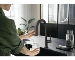 hansgrohe Küchenarmatur mit Filterfunktion SodaSystem AQITTURA M91 schwarz matt mit Schlauchbox, Filterkopf, Mineralisierungskartusche Harmony mit Filter, CO2 Flasche und SodaBase76806670