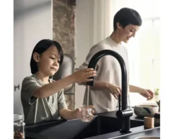 hansgrohe Küchenarmatur mit Filterfunktion SodaSystem AQITTURA M91 schwarz matt mit Schlauchbox, Filterkopf, Mineralisierungskartusche Harmony mit Filter, CO2 Flasche und SodaBase76806670