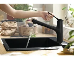 hansgrohe Küchenarmatur mit Handbrause ZESIS 150 M33 schwarz matt 74820670