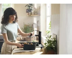 hansgrohe Küchenarmatur mit Handbrause ZESIS M33 schwarz matt 74804670