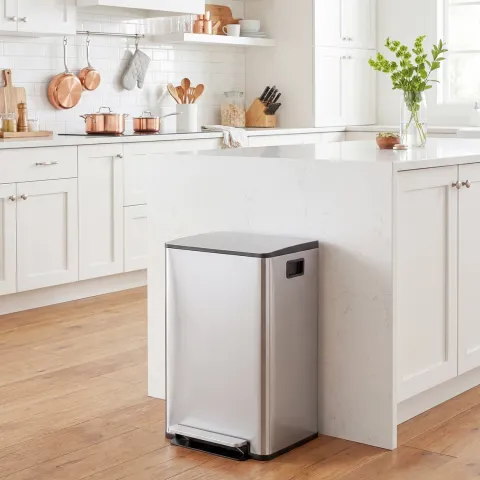 HOMCOM Mülleimer Küche 2x30L Treteimer mit Softclose-Deckel Pedal Fingerabdruckfreie Edelstahl Mülltrennsystem mit 2 Fächer recycelbare Abfälle Abnehmbarer Inneneimer Silber 47,7x37,5x66,8cm