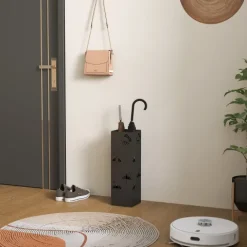 HOMCOM Schirmständer Regenschirmhalter mit 4 Haken, abnehmbare Wasserauffangschale Deko Schirmhalter für Sonnenschirm, Regenschirme & Gehstöcke Stahl 15,5 x 15,5 x 49 cm Schwarz