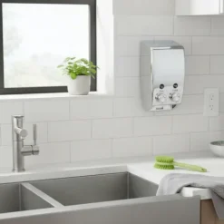 INNO Wandseifenspender Chrom 300 ml 2 Fach Seifenspender Wandmontage Kunststoff Dosierspender Shampoo Seife Badezimmer Hotel Hygiene Spender kompakt robust