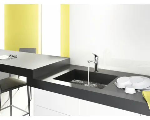 Küchenarmatur mit Einhebelmischer hansgrohe Focus edelstahl glänzend 31806800