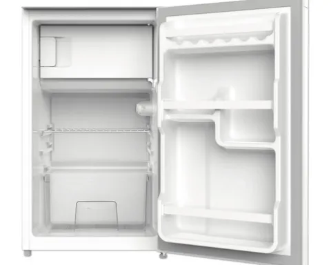 Kühlschrank mit Gefrierfach PKM PKM Unterbau-Kühlschrank mit Gefrierfach KS85.3EUB BxHxT 48 x 82,5 x 54,5 cm Kühlteil 69 l Gefrierteil 12 l
