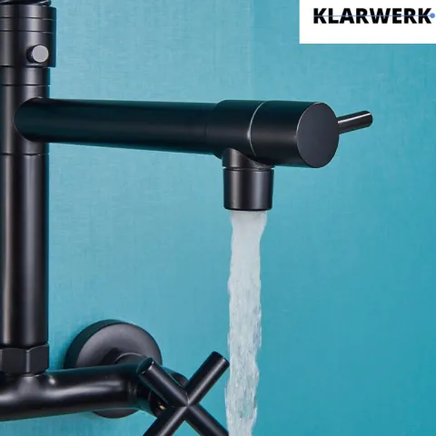 KLARWERK® Björn | Gastronomie Armatur Wandmontage Schwarz | Profi Küchenarmatur Edelstahl Zwei Brausen Feder | Doppelspülbecken Wasserhahn Restaurant