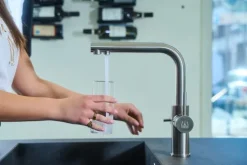 Kurzversion - 5 Wege Wasserhahn Küchenarmatur, Edelstahl Massiv mit 360° schwenkbarem L-Auslauf , Gebürstet