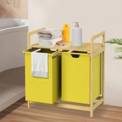 ML-Design Wäschekorb aus Bambus, Gelb, Wäschebox mit 2 Fächern, Wäschesammler mit 2 ausziehbaren Wäschesäcken 60 L, Wäschetruhe mit Ablage, Wäschesortierer für Badezimmer, Wäschetonne mit Regal
