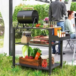 Outsunny Grillwagen 3-Etagen Servierwagen mit Arbeitsfläche Ablagen Räder, BBQ Grilltisch aus Edelstahl, Grill Beistelltisch, Outdoor Trolley, Holzkohlegrill für Garten, Terrasse, 105x50x79cm Schwarz