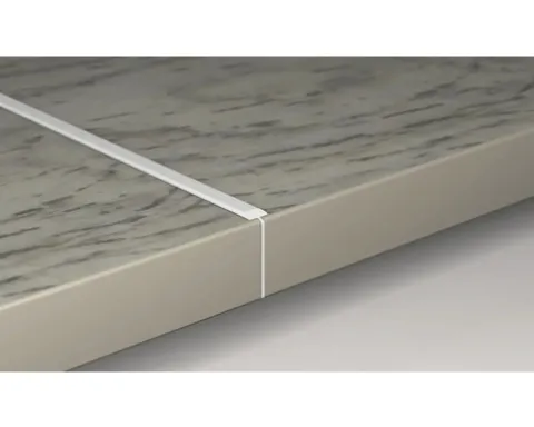 PICCANTE Verbindungsprofil Aluminium für Arbeitsplatten mit 28 mm Stärke und PP-Kante Radius 1,5 mm Länge: 635 mm