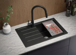 PRIMAGRAN Spülbecken Schwarz 70x44cm, Granitspüle 1 Becken + Ablauf-Set, Küchenspüle ab 45er Unterschrank - Kopenhagen Easy