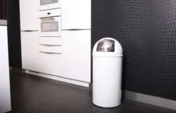 PROREGAL Abfallbehälter Mit Pushdeckel & Inneneimer Aus Metall 40 Liter HxBxT 74 x 34 x 34 cm Weiß