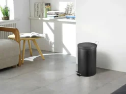 PROREGAL Runder Tretabfallsammler Mit Herausnehmbaren Kunststoff Inneneimer 12 Liter HxBxT 40 x 29,5 x 25,5 cm Schwarz