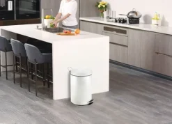 PROREGAL Runder Tretabfallsammler Mit Herausnehmbaren Kunststoff Inneneimer 20 Liter Höhe 44,5 cm Weiß