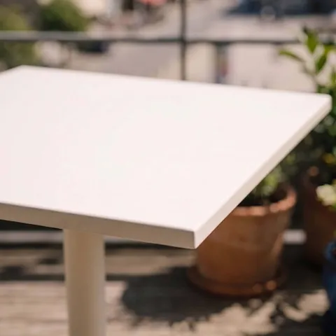 Quadratischer Bistro-Gartentisch mit klappbarer Tischplatte 70 x 70 x 72 cm - Oviala