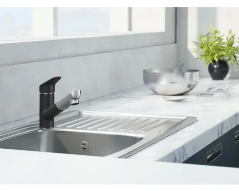 SERIES Küchenarmatur mit Brause OKAB schwarz matt / chrom glänzend
