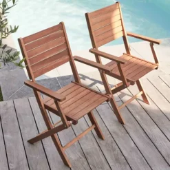 Set mit 2 klappbaren Armlehnenstühlen aus Eukalyptusholz 53 x 57 x 92 cm - Oviala