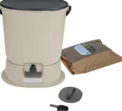 Skaza Bokashi Essential Biomülleimer Küche (15,3 Liter) + Base - Komposteimer Küche und Garten aus recyceltem Kunststoff - Starter Set + incl. 1 kg Fermentation Starter - Creme