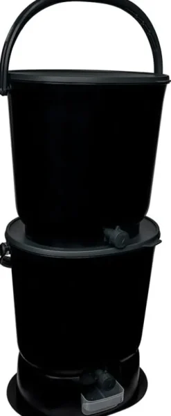 Skaza Bokashi Essential Biomülleimer Küche Set (2 x 15,3 Liter) + Base - Komposteimer Küche und Garten aus recyceltem Kunststoff - Starter Set + incl. 1 kg Fermentation Starter - Schwarz