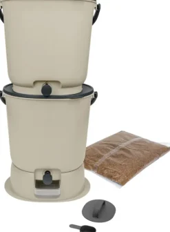 Skaza Bokashi Essential Biomülleimer Küche Set (2 x 15,3 Liter) + Base - Komposteimer Küche und Garten aus recyceltem Kunststoff - Starter Set + incl. 1 kg Fermentation Starter - Creme