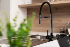 Wasserhahn Vorfenster Küchenarmatur, Umklappbar 6 CM, mit 360° schwenkbarem Auslauf, abnehmbare 2 strahl Handbrause, Verchromt und Schwarz Matt