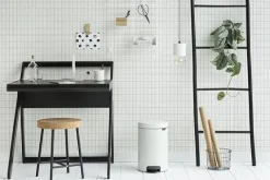 Brabantia Klassischer Tretmülleimer Mit Soft Verschluss 12 Liter HxBxT 41,1 x 25,1 x 33,8 cm Metall Weiß